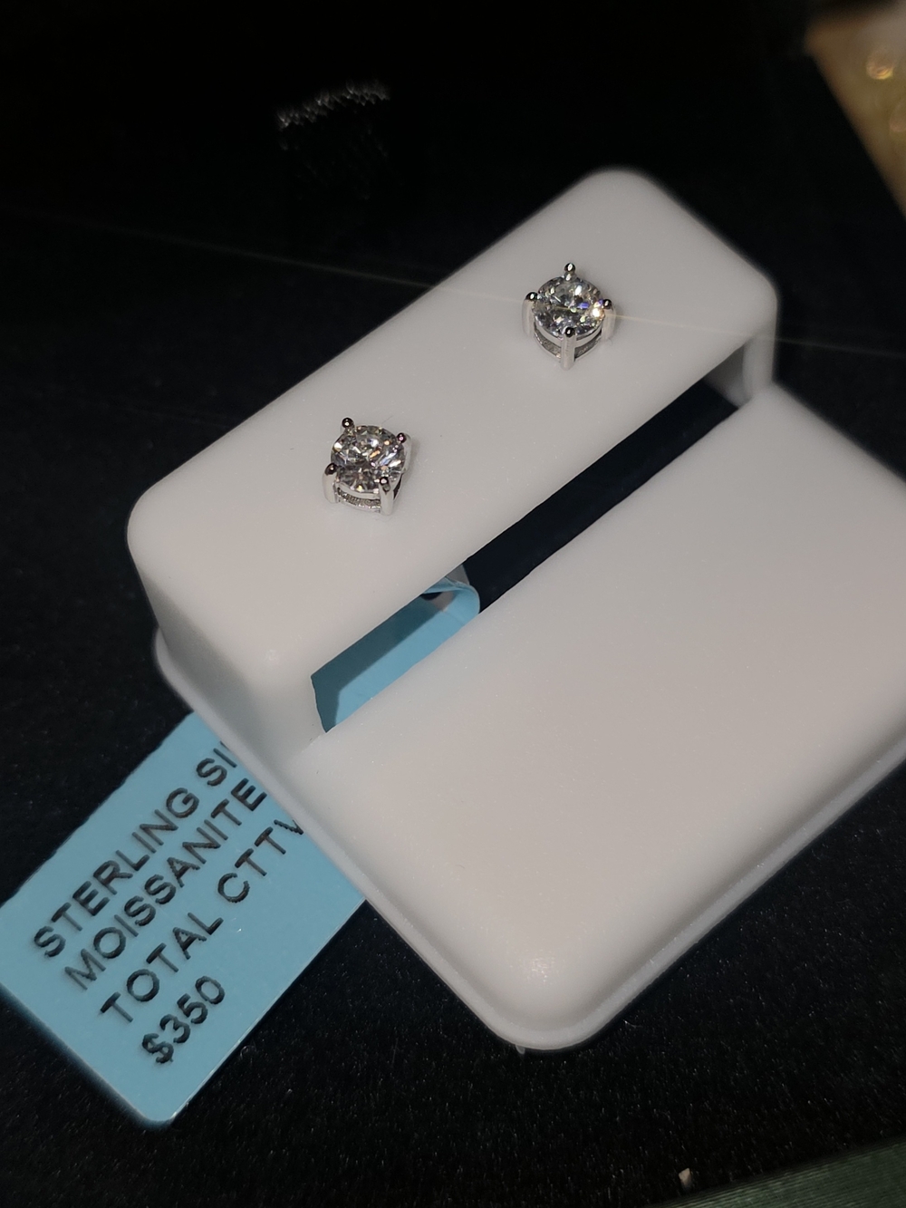 β¨ 0.44 CTTW Moissanite Screw Back Stud Earrings β¨ - Picture 1 of 5